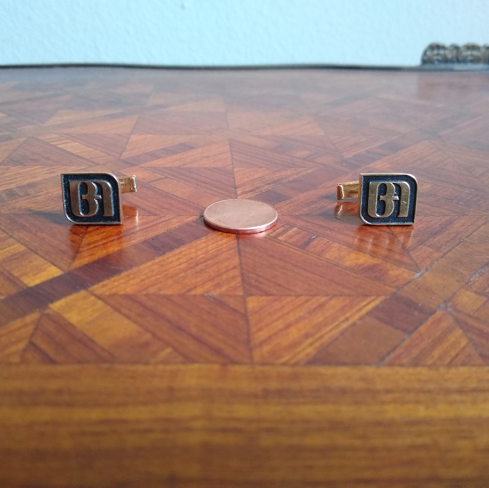 Vintage BofA gold-tone cufflinks. 1970's-80's